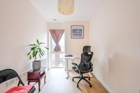 2 bedroom flat to rent - Photo 2