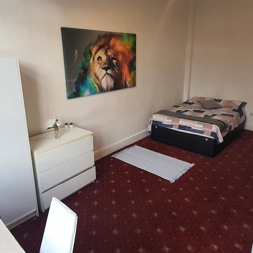 Highlands, Bournemouth, BH2 - Photo 1