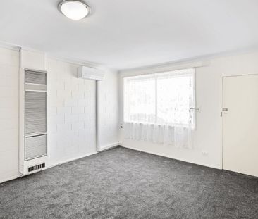 MODERN & LOW-MAINTENANCE LIVING IN THE HEART OF DANDENONG - Photo 5