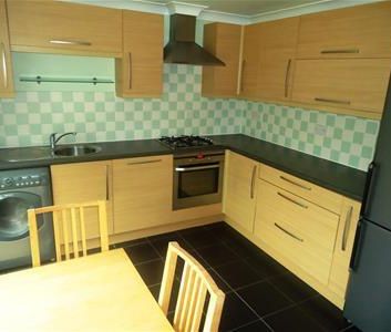 2 bedroom semi-detached house to rent - Photo 3