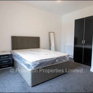 2 Bedroom Apartments in Leeds - Photo 2