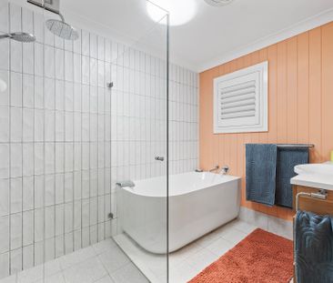 Spacious Family Home in Highly Sought After Location - Photo 2