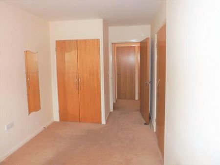 2 bedroom flat to rent - Photo 4
