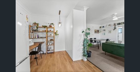 Modern, Central and Perfect for Entertaining - Photo 2