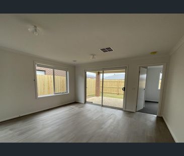 7 Gao Circuit, Darley, Vic 3340 - Photo 3