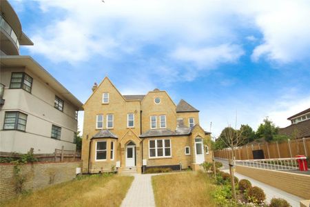 4 bedroom semi-detached house to rent - Photo 3