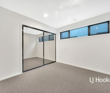 Stunning Luxury and Modern 5-Bedroom House for Lease! - Photo 4