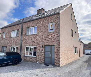 Duplex appartement met 2 slaapkamers, terras en garage - Photo 4