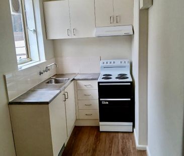 1/18 Moffat Street, South Yarra VIC 3141 - Photo 2