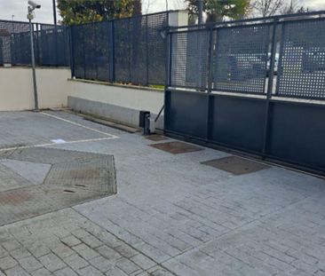 Piso de alquiler en Carretera de Fuencarral, 56, Zona Industrial - Photo 2