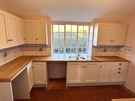 4 bedroom equestrian property to rent - Photo 5