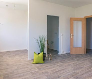 Modernisiert 1-Raum-Wohnung mit Dusche - Photo 1