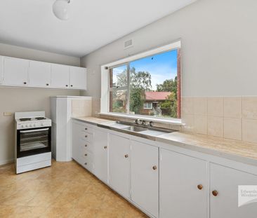 Comfortable 2-Bedroom Living in Convenient New Town - Photo 3