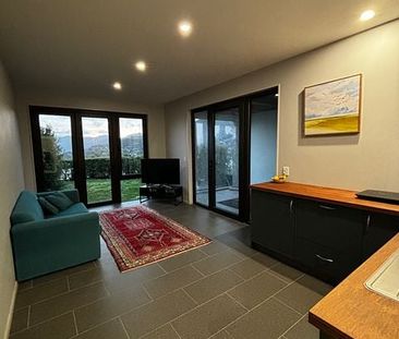 Chic 1BR Flat w/ view and garden in Lyttelton! - Photo 3