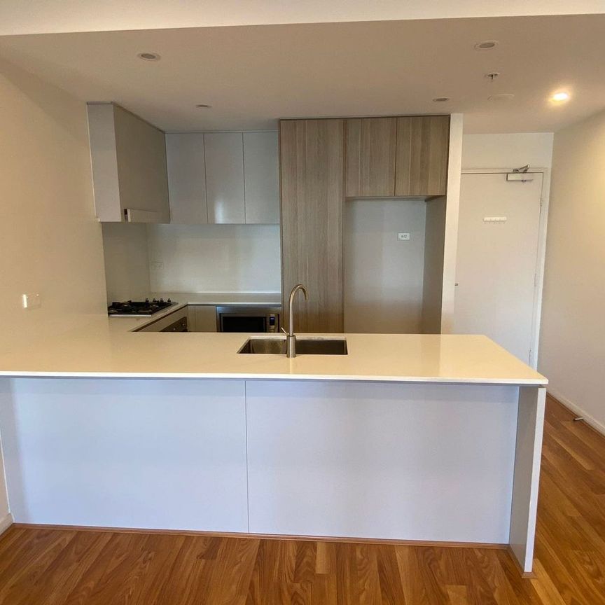 Modern 2-Bedroom Apartment - Photo 1