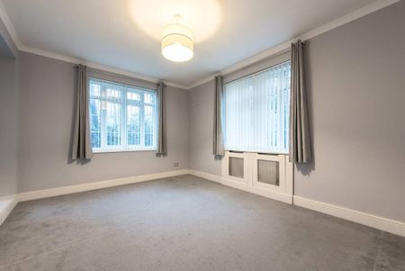 3 bedroom flat to rent - Photo 5