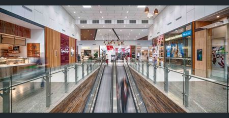 Stylish Family Retreat in a Prime Cul-de-Sac Location - Photo 2