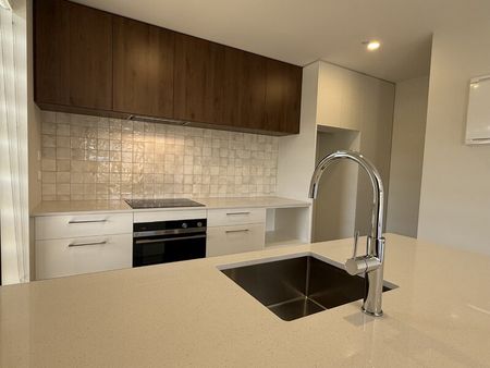 A spacious two bedroom townhouse with all the extras! - Photo 5