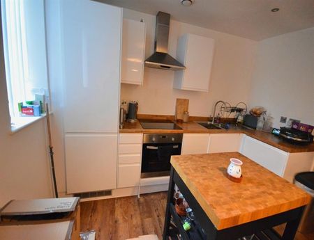 2 Bedroom Apartment To Let - Photo 3