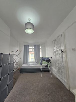 1 Bed Semi-Detached House, Guernsey Avenue, BS4 - Photo 1