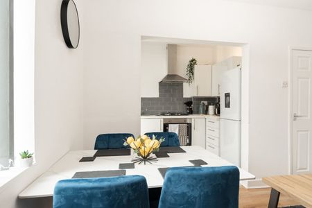 4 Bed Terraced House, Chester Road, L6 - Photo 5