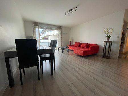 Location Appartement 3 pièces 62m² LA ROCHELLE 17000 - Photo 2