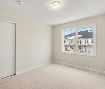 For Lease - 414 Broadcast Avenue, Orleans - Cumberland and Area, On... - Photo 5