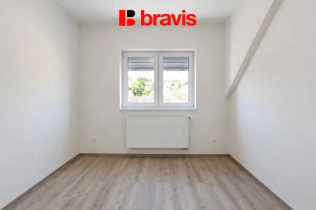 Pronájem bytu 2+kk,Brno - Líšeň, ulice Střelnice, po kompletní rekonstrukci - Photo 3