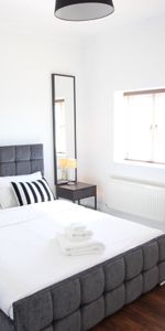 High Street - Photo 3