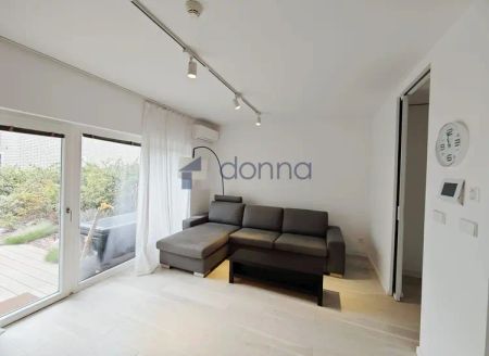 Pronájem bytu 2+kk/T 46 m - Fotografie 2