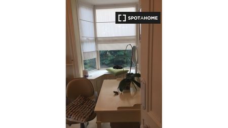 Room in 5-bedroom apartment in Churchtown, Dublin - Photo 2