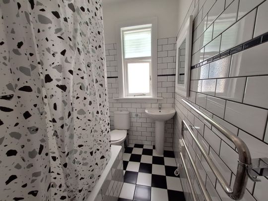 Retro in The Brooklyn - Photo 1