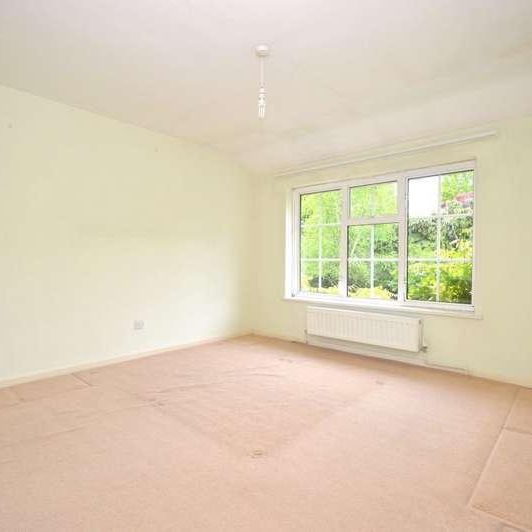 Parkway, Welwyn Garden City, AL8 - Photo 1