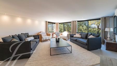 Maison à louer Mougins, Cote d'Azur, France10 000 EUR / Mois - Photo 3