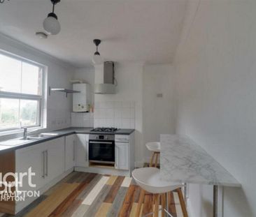 3 bedroom maisonette to rent - Photo 4