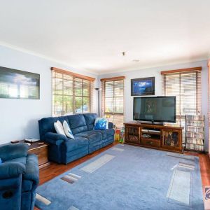 Beautiful Family Home in a Prime Location - Photo 3