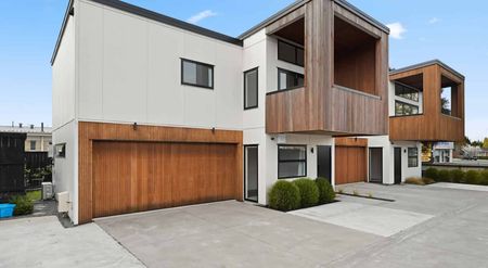 Modern Elegance in the Heart of Hamilton - Photo 3
