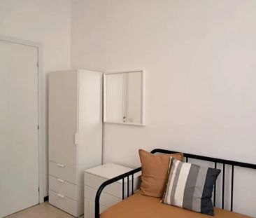 Via Fridtjof Nansen, Milan, Lombardy 20156 - Photo 4