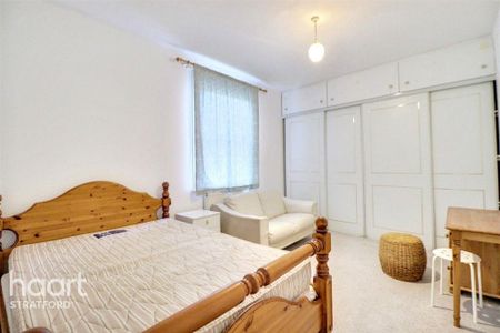 3 bedroom end of terrace house to rent - Photo 4