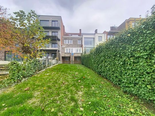 Vernieuwde woning met zonnepanelen, 4 kamers en bureau - Foto 1