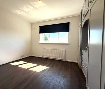 4 bedroom semi-detached house to rent - Photo 6