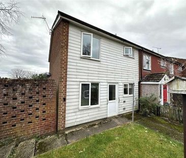 The Chantrys, Farnham, Surrey, GU9 - Photo 6