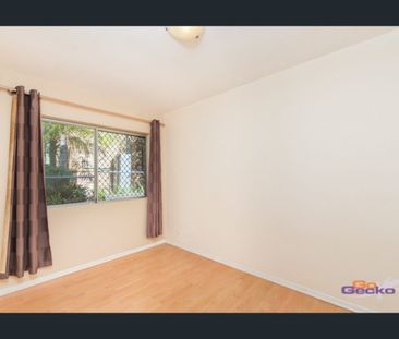 Secure Ground Floor Unit - Conveniently Located - Photo 3