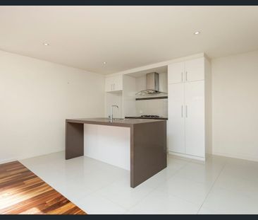 Location! Convenience! Box Hill High School Zone! - Photo 3