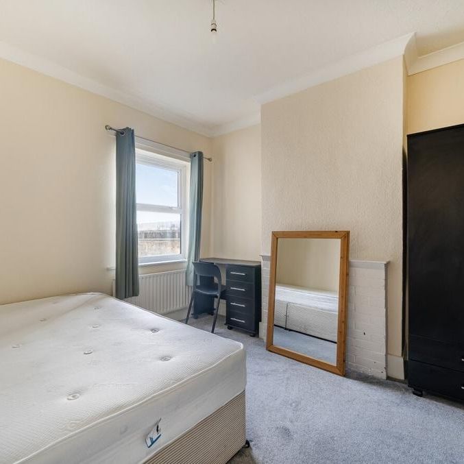 5 bedroom terraced house to rent - Photo 1