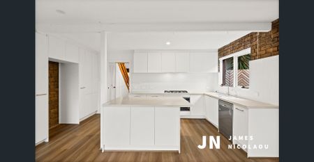 Lifestyle Living in the Heart of Albert Park - Photo 5
