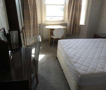 Bedroom Detached House In Wallisdown, BH10 - Photo 5