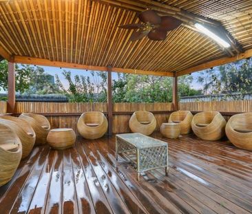 COMPLETE FAMILY HOME WITH ENTERTAINERS DREAM! - Photo 6