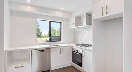 2 bedroom townhouse for rent in Papakura! - Photo 3