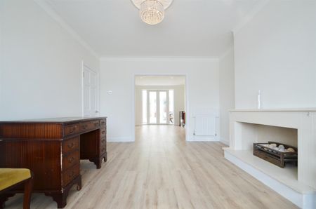 4 bedroom house - semi-detached - Photo 3